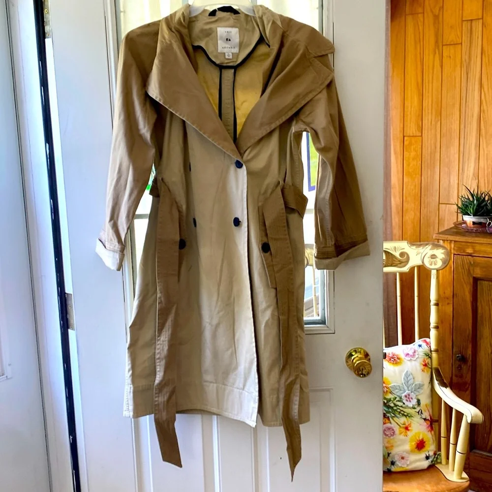 free assembly women’s tan trenchcoat size large new with tags - Picture 1 of 2